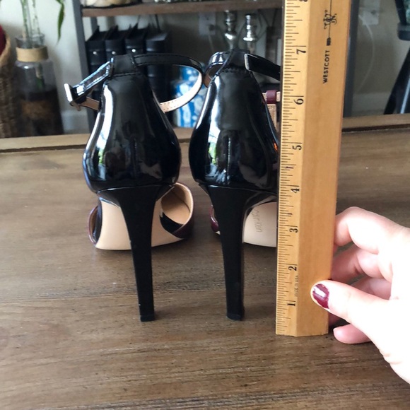 SOLD- Calvin Klein Pumps - Picture 3 of 5